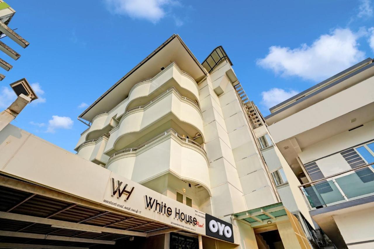 Hotel Collection O White House Pearl Kochi Exterior foto